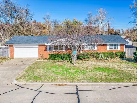 1221 Vine St, Norman, OK 73072 photo 2