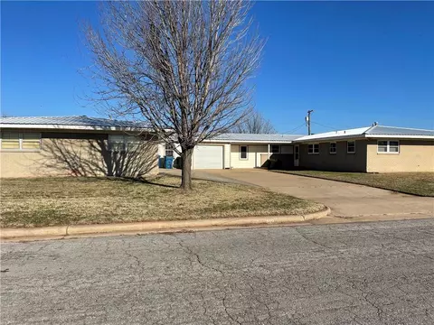 410 Mohawk Trl, Burns Flat, OK 73624 photo 1