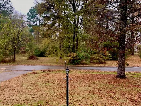 109 Esplanade Rd, Broken Bow, OK 74728 photo 2