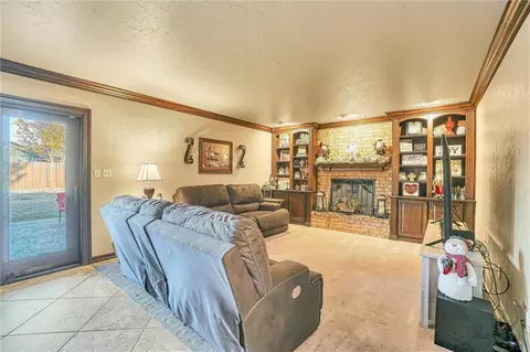2304 Pawnee Ave, Altus, OK 73521 photo 5