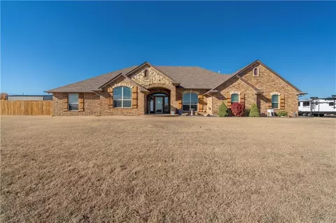 1007 Whispering Ridge Dr, Tuttle, OK 73089 photo 2