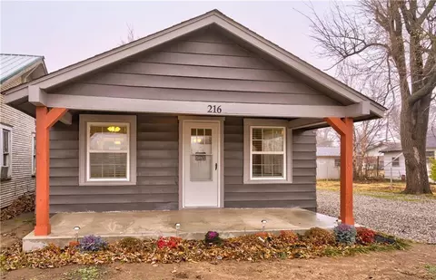 216 E Jefferson St, Crescent, OK 73028 photo 1