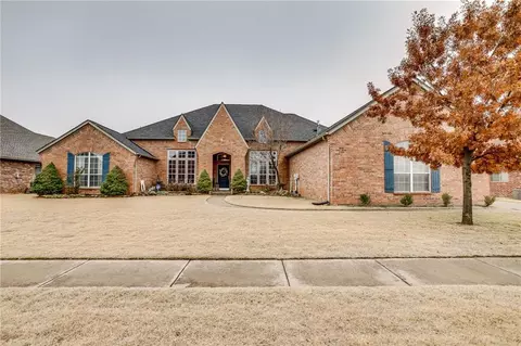 9504 SW 31st St, Oklahoma City, OK 73179