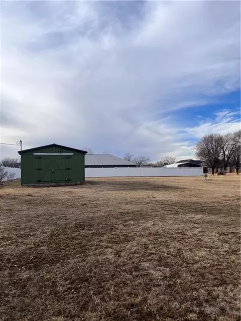 909 N Boone Ave, Elk City, OK 73644