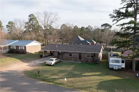 300 E Memorial St, Broken Bow, OK 74728 photo 2