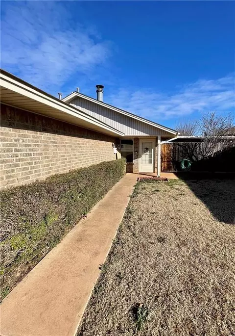 916 N Grady St, Altus, OK 73521 photo 3