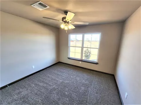 2033 E Rock Creek Rd, Tuttle, OK 73089 photo 19
