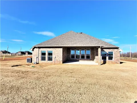 2033 E Rock Creek Rd, Tuttle, OK 73089 photo 21