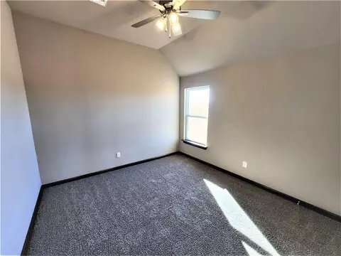 2033 E Rock Creek Rd, Tuttle, OK 73089 photo 18
