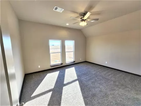2033 E Rock Creek Rd, Tuttle, OK 73089 photo 10