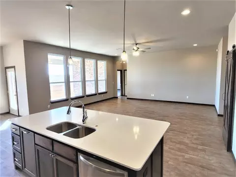 2033 E Rock Creek Rd, Tuttle, OK 73089 photo 22