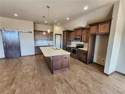2033 E Rock Creek Rd, Tuttle, OK 73089 photo 5