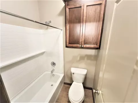 2033 E Rock Creek Rd, Tuttle, OK 73089 photo 17