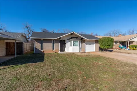 3309 Rolling Ln, Midwest City, OK 73110