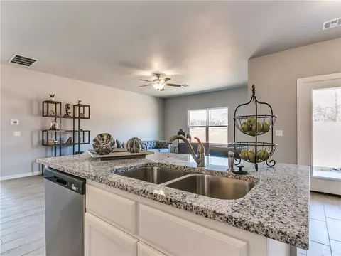 11609 Split Oak Cir, Guthrie, OK 73044 photo 6