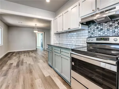 20702 Walker St, Harrah, OK 73045 photo 17