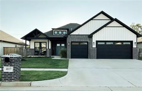 4817 Hambletonian Ln, Mustang, OK 73064