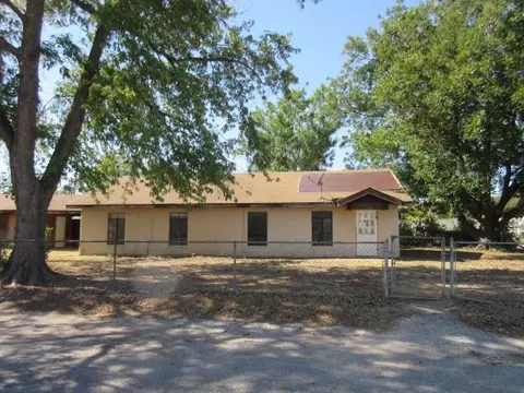 2321 Eucalyptus Ave, Enid, OK 73701