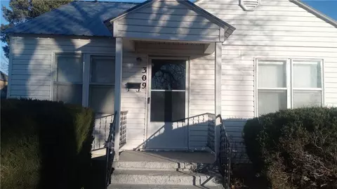 309 S Main St, Guymon, OK 73942 photo 2