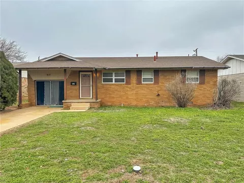 917 Hazel St, Altus, OK 73521 photo 1