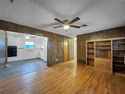 917 Hazel St, Altus, OK 73521 photo 3