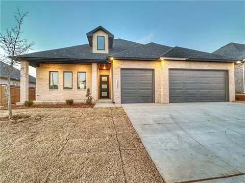 15405 Caspian Ln, Edmond, OK 73013