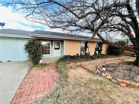 1807 Scott St, Altus, OK 73521 photo 2