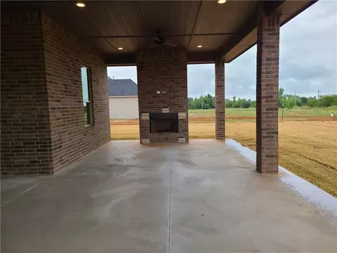 1007 Heritage Hls, Tuttle, OK 73089 photo 2
