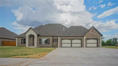 1126 Kimberlin Ln, Tuttle, OK 73089 photo 2