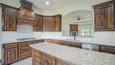 1126 Kimberlin Ln, Tuttle, OK 73089 photo 11