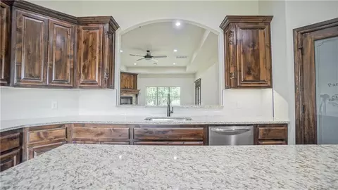 1126 Kimberlin Ln, Tuttle, OK 73089 photo 9