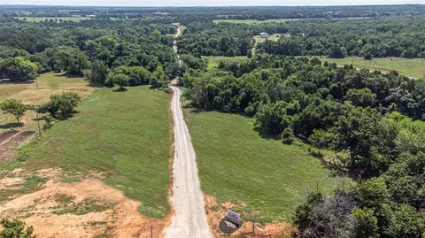 7697 Redbud Trl, Guthrie, OK 73044