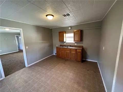 204 NW 4th St, Tuttle, OK 73089 photo 5