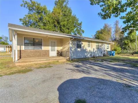 3 W Main St, Tuttle, OK 73089 photo 1