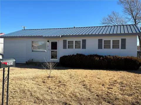 205 Will Rogers St, Guymon, OK 73942 photo 1