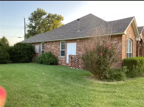 518 Chisholm Trail Dr, Watonga, OK 73772 photo 2