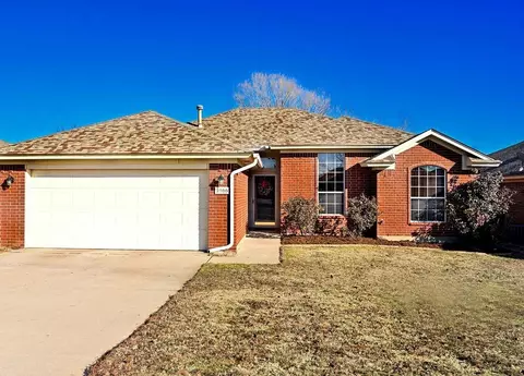 2400 Augusta Dr, Moore, OK 73160 photo 2