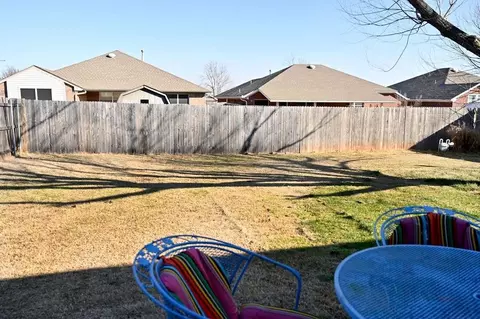 2400 Augusta Dr, Moore, OK 73160 photo 4