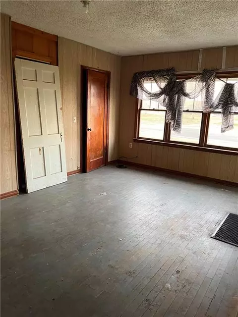 404 W C St, Olustee, OK 73560 photo 5