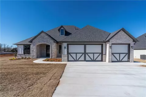 1055 Colonial Ave, Tuttle, OK 73089 photo 1