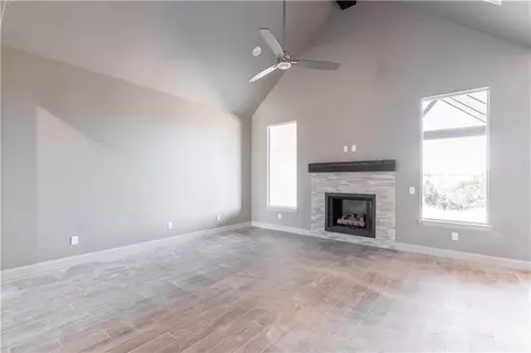 1055 Colonial Ave, Tuttle, OK 73089 photo 4