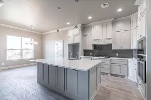 1055 Colonial Ave, Tuttle, OK 73089 photo 5