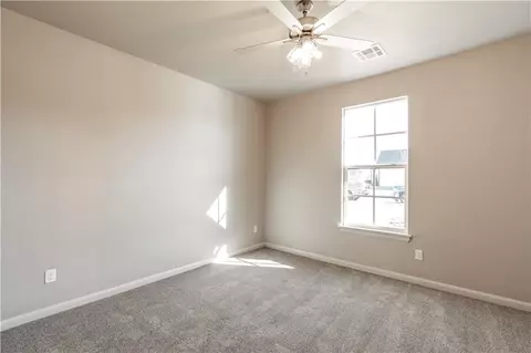 1077 Colonial Ave, Tuttle, OK 73089 photo 21