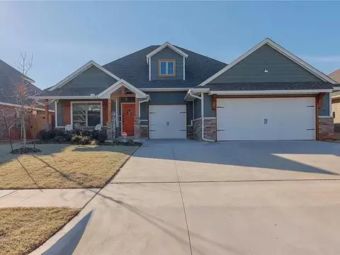 1404 NE 35th St, Moore, OK 73160