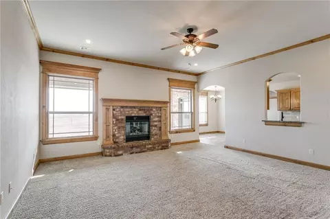 2125 E Sooner Rd, Tuttle, OK 73089 photo 5