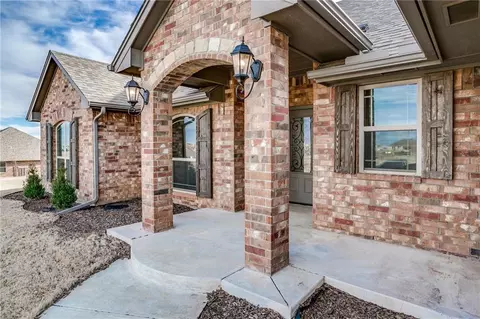 2125 E Sooner Rd, Tuttle, OK 73089 photo 3