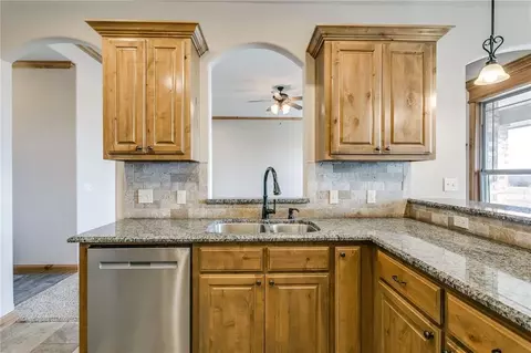 2125 E Sooner Rd, Tuttle, OK 73089 photo 8