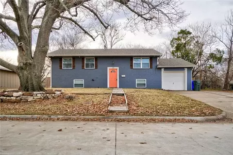336 Royal Oak Dr, Norman, OK 73069