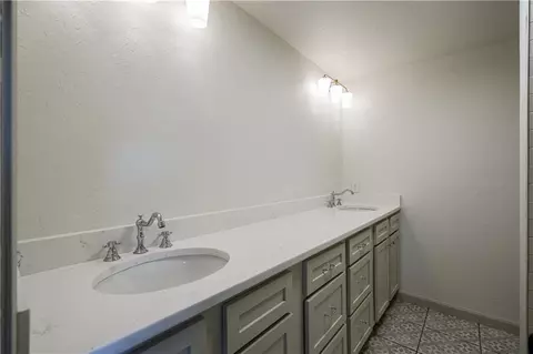 509 E Logan Ave, Guthrie, OK 73044 photo 17