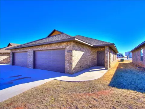 810 Aspen Dr, Kingfisher, OK 73750